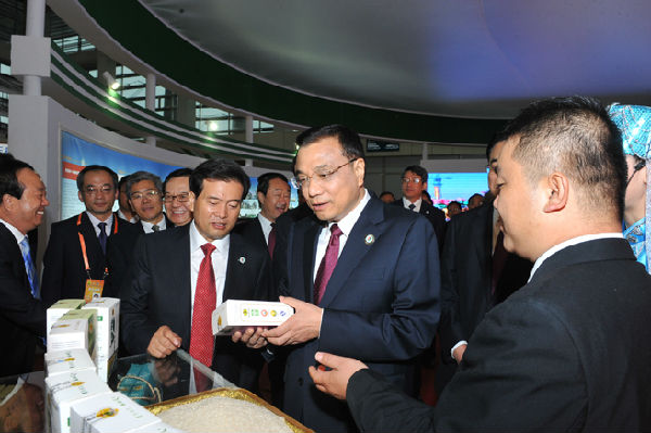 李克强 永宁粮食银行 昊王米2.jpg